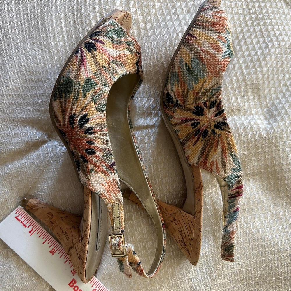 Bandolino fabric heels